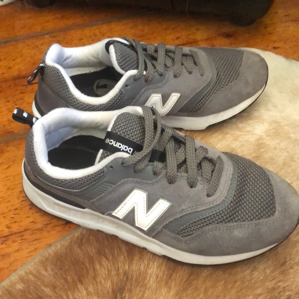 New Balance 997H classic grey sneakers